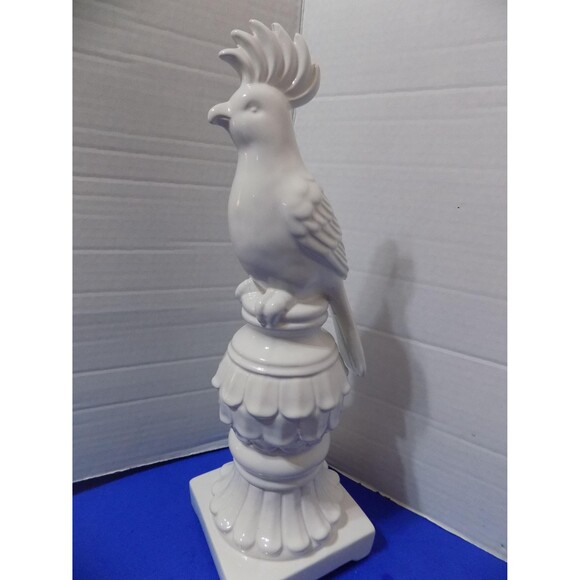 NEW Royal Cockatoo Parrot Statue Figurine Tropical Home Decor Birds - Picture 5 of 5